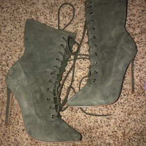 ✰ steve madden lace up heeled booties ✰
